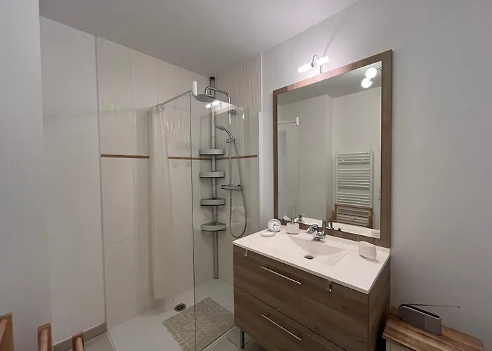 Centre : T2 Avec Parking, Loggia Et Proche - Fr-1-319-566 アパート アルカション