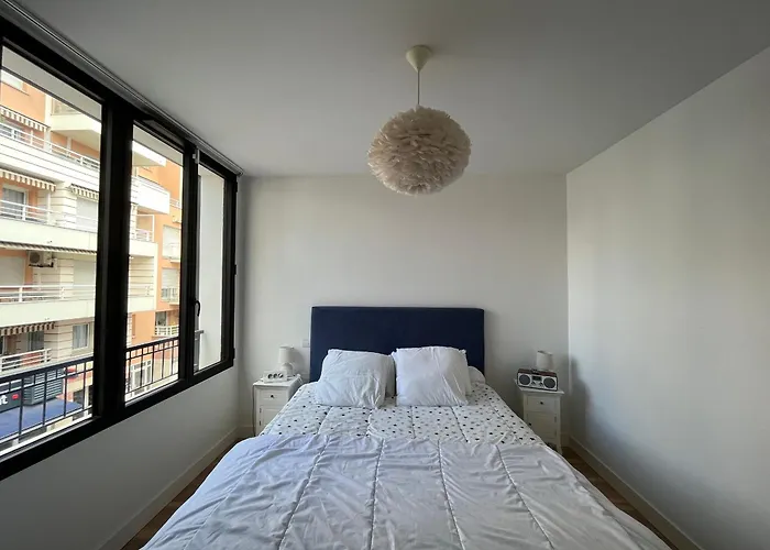 Centre : T2 Avec Parking, Loggia Et Proche - Fr-1-319-566 アパート