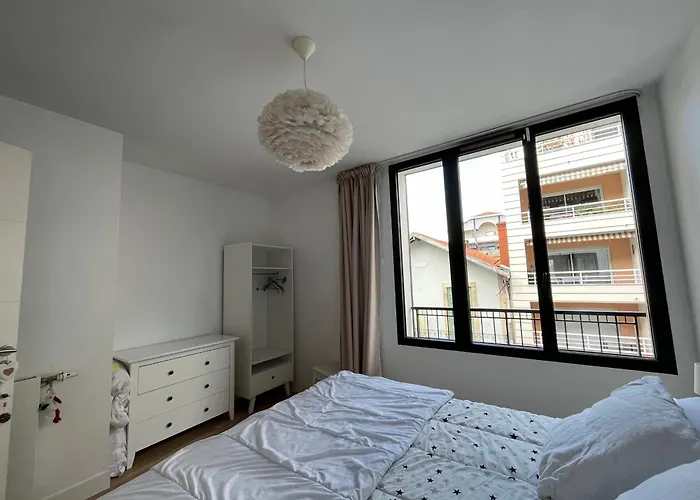 Centre : T2 Avec Parking, Loggia Et Proche - Fr-1-319-566 * アルカション