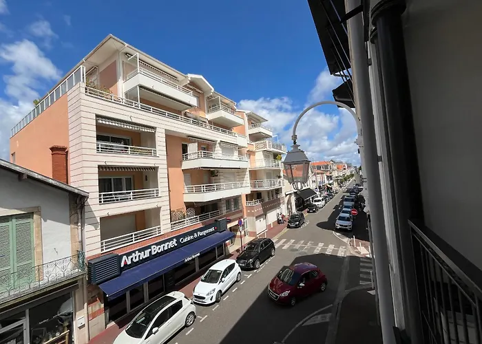 Centre : T2 Avec Parking, Loggia Et Proche - Fr-1-319-566 *
